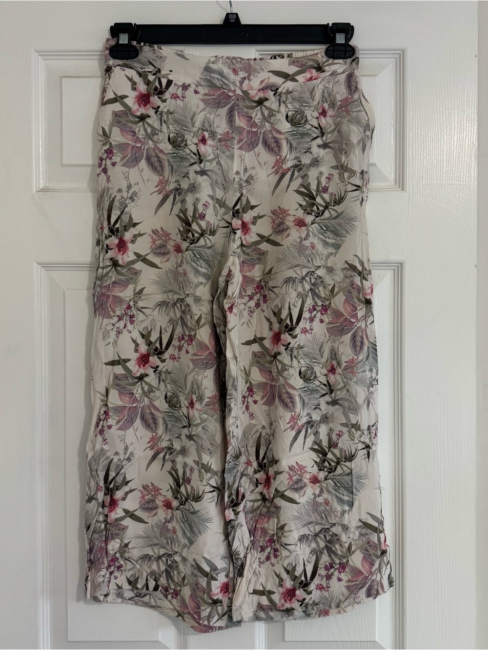New Look Floral Wide-Leg Cropped Bottoms - Cream with Pink & Green Print